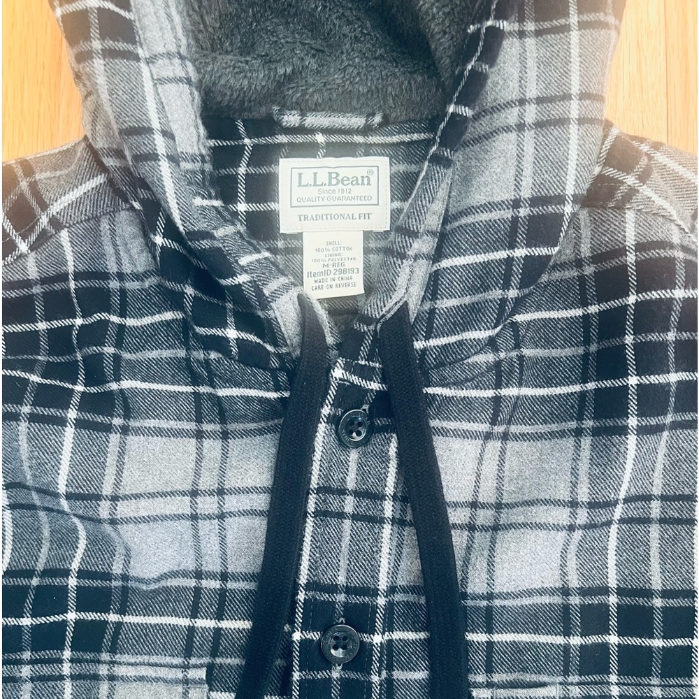 L.L Bean Oversized Hooded Fleece Lined Flannel Traditional Fit Size Medium-Reg.